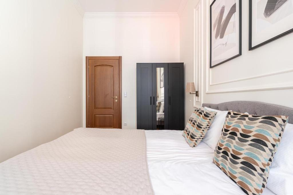 Old Town Square Residence Reval Esterno foto