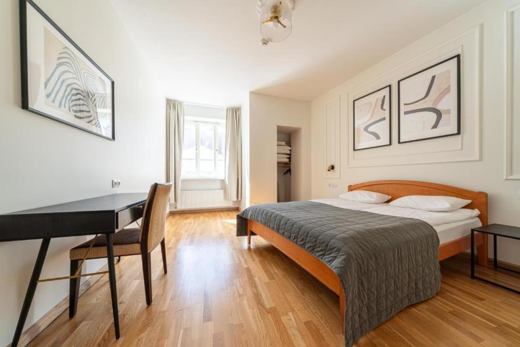 Old Town Square Residence Reval Esterno foto