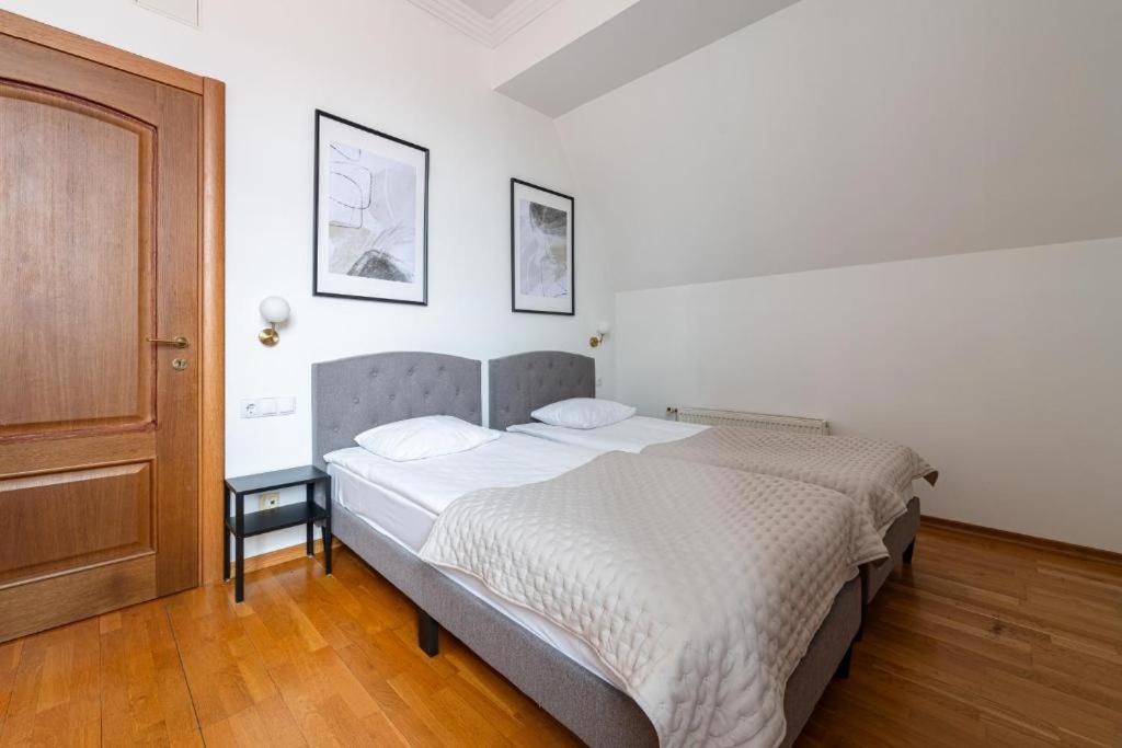 Old Town Square Residence Reval Esterno foto
